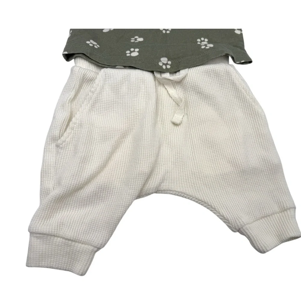 Nordstrom Green Paw Print Baby Neutral Top and Cream Pants Matching Set